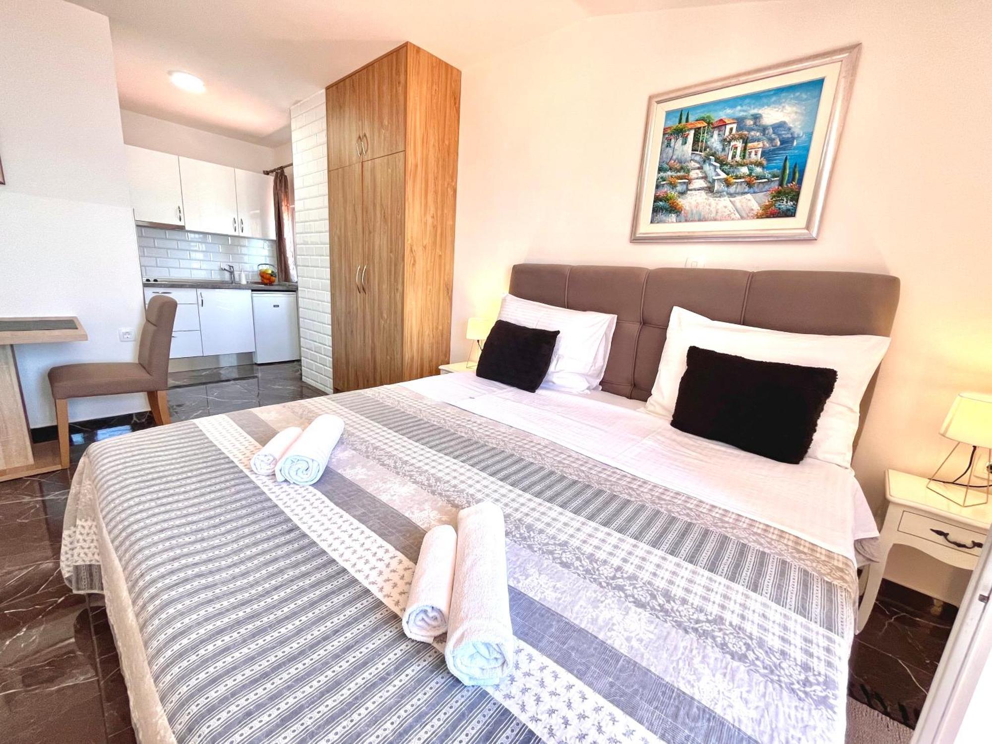 Sunset Apartment