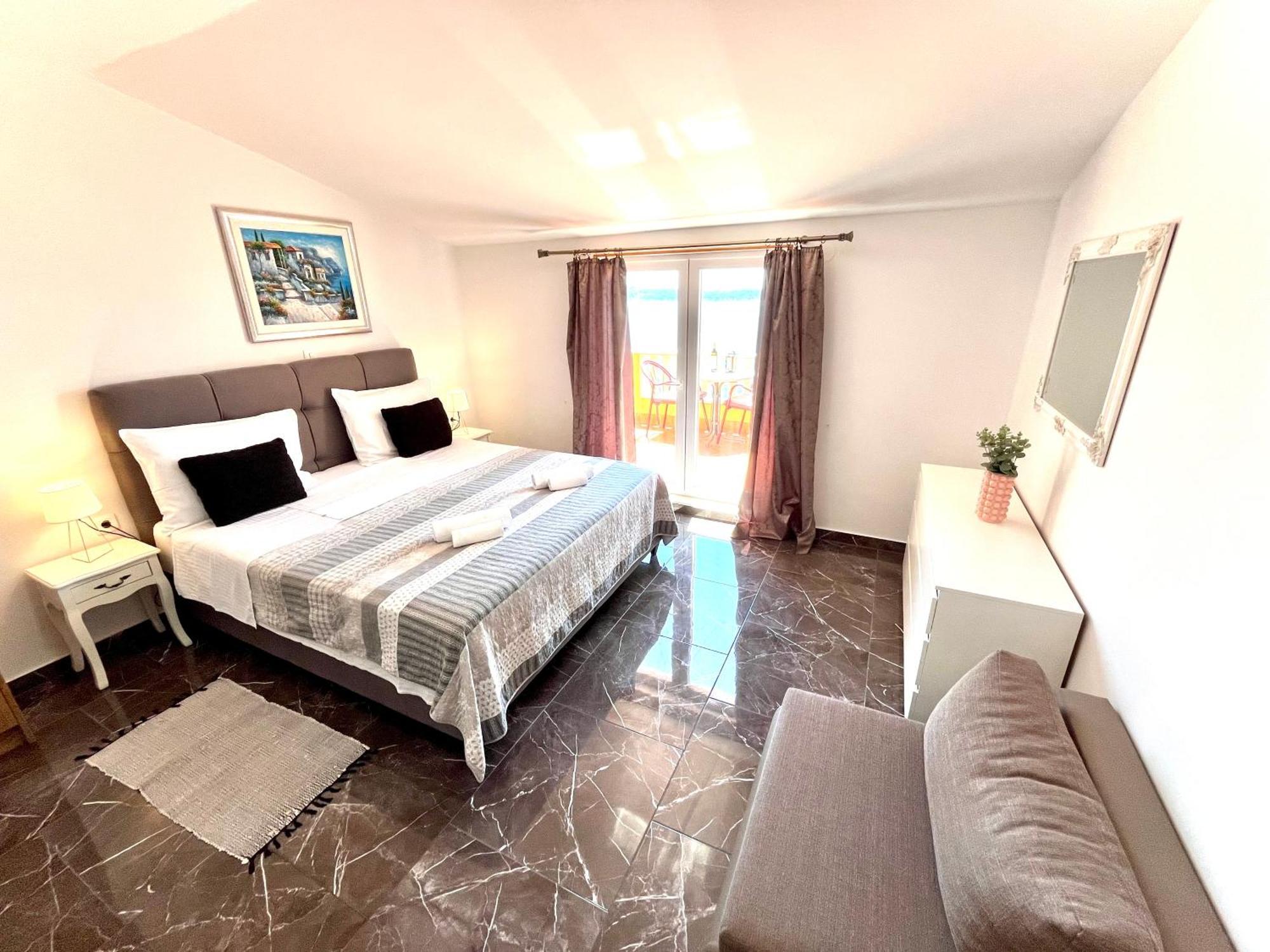Sunset Apartment